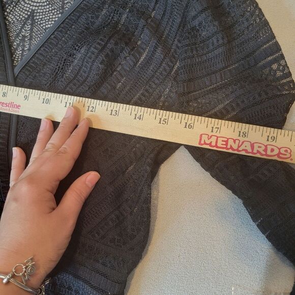 BCBGMaxAzria V-Neck Lace Dress  Size Small - Picture 5 of 9